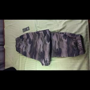 Camo Sweatpants - Comfortable & Stylish